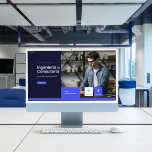 Una pantalla de ordenador mostrando la web de Ingeniería VG localizada en la zona sur de Madrid, en Arroyomolinos